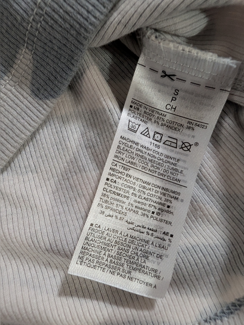 57% Cotton Old Navy Ribbed Camo Tank Top in Gray & White, Size Small - Picture 6 of 6